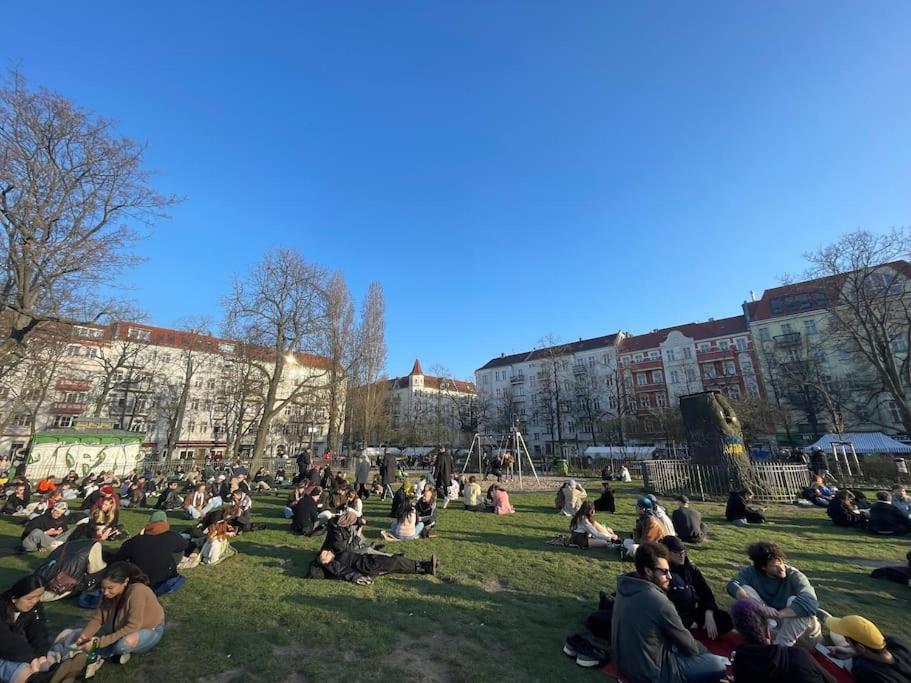 2 Zimmer Apartment Mit Parkplatz Берлин Экстерьер фото