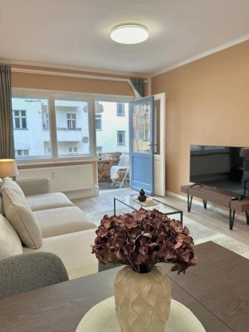 2 Zimmer Apartment Mit Parkplatz Берлин Экстерьер фото